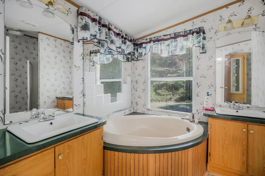 386 Baptist Ridge Highway Hilham TN 38568