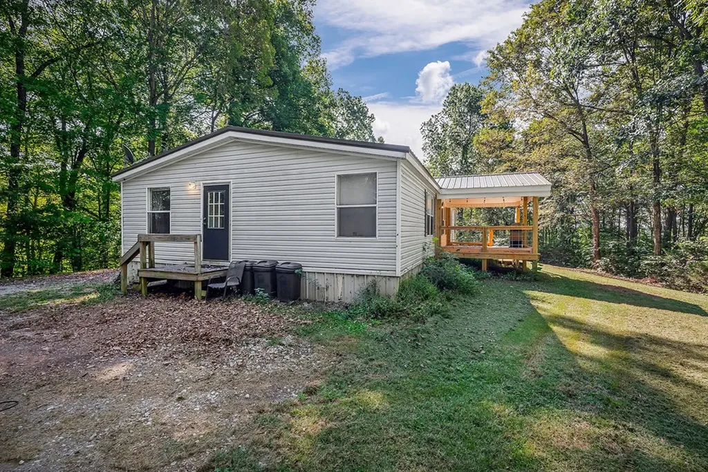 386 Baptist Ridge Highway Hilham TN 38568