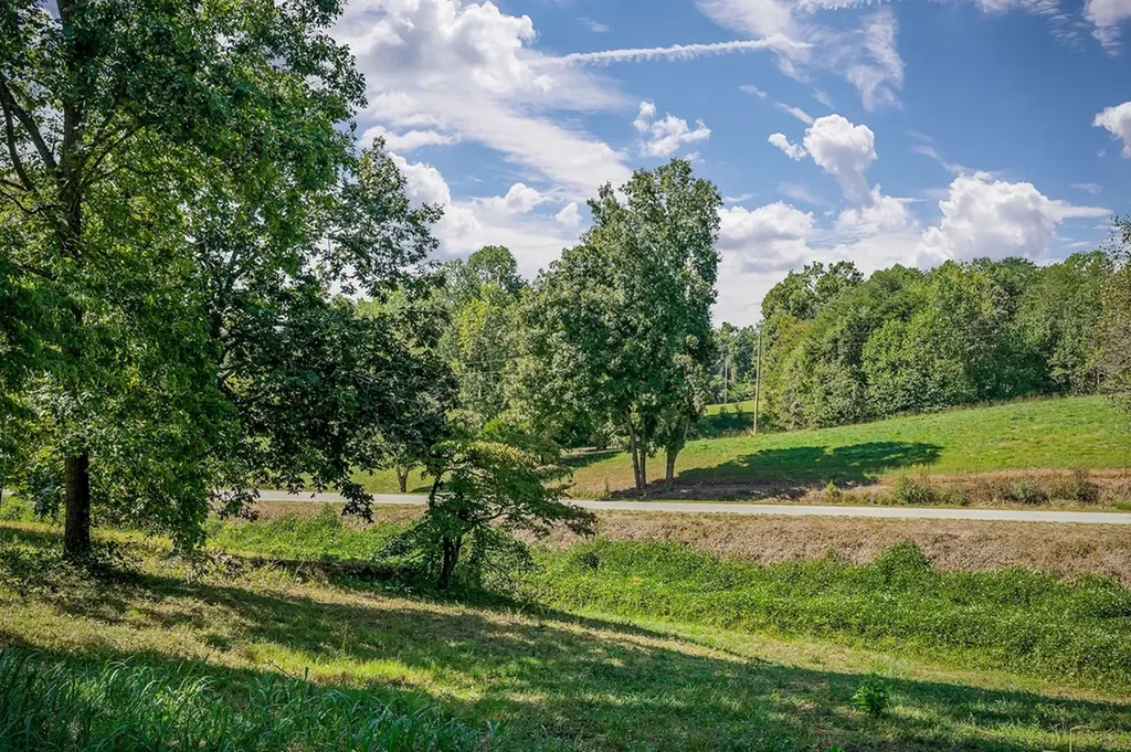 386 Baptist Ridge Highway Hilham TN 38568