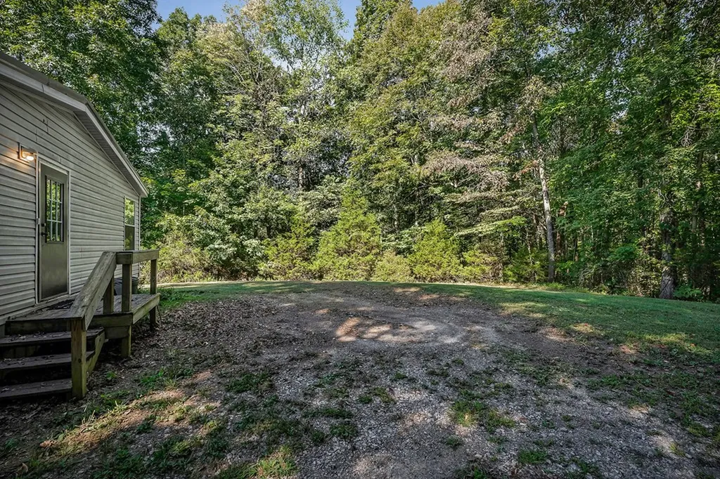 386 Baptist Ridge Highway Hilham TN 38568