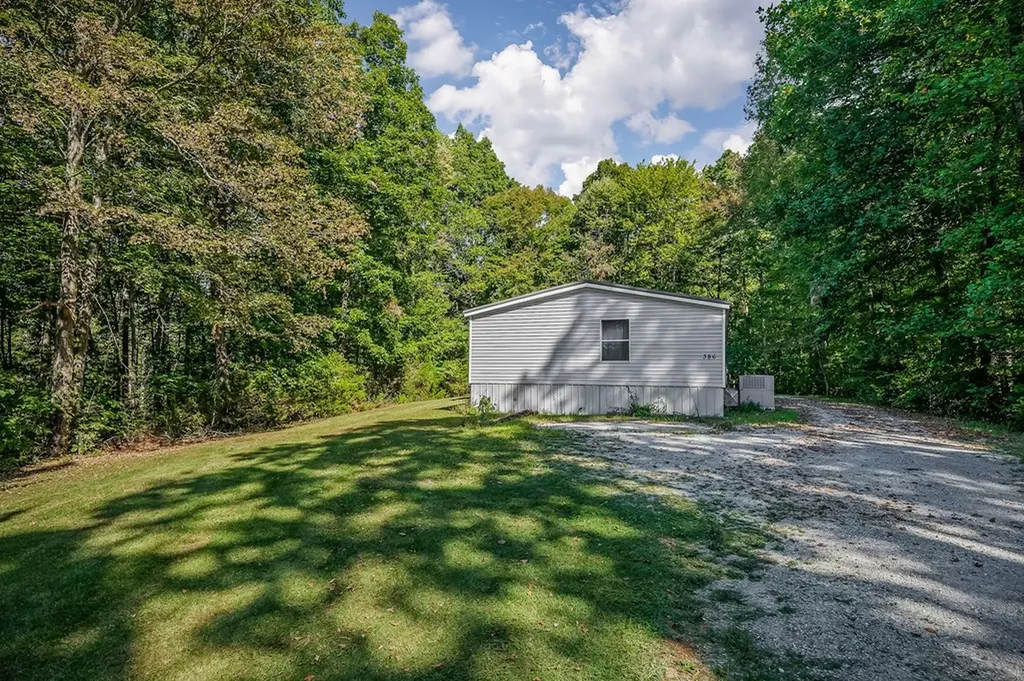 386 Baptist Ridge Highway Hilham TN 38568