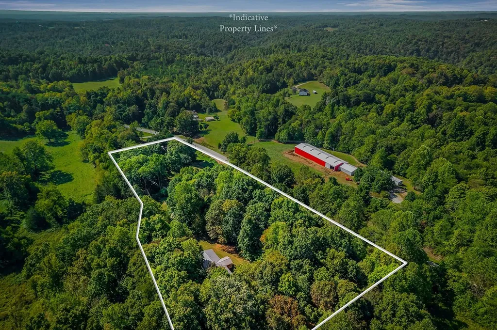 386 Baptist Ridge Highway Hilham TN 38568