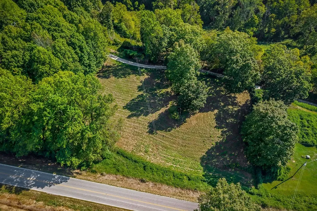 386 Baptist Ridge Highway Hilham TN 38568