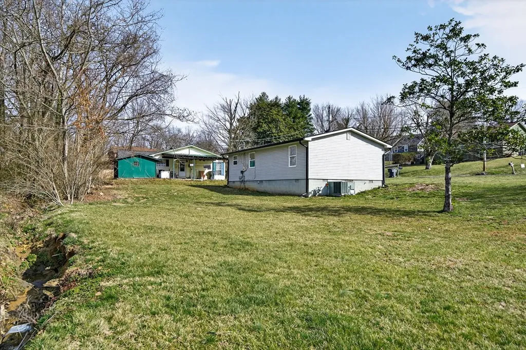 277 Dyer Cookeville TN 38501