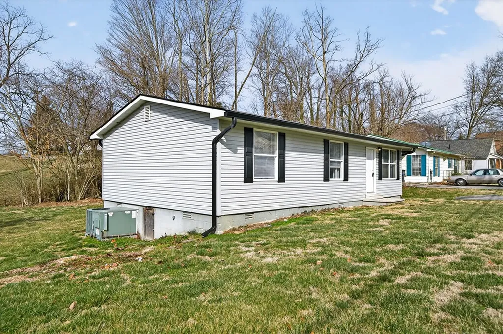 277 Dyer Cookeville TN 38501