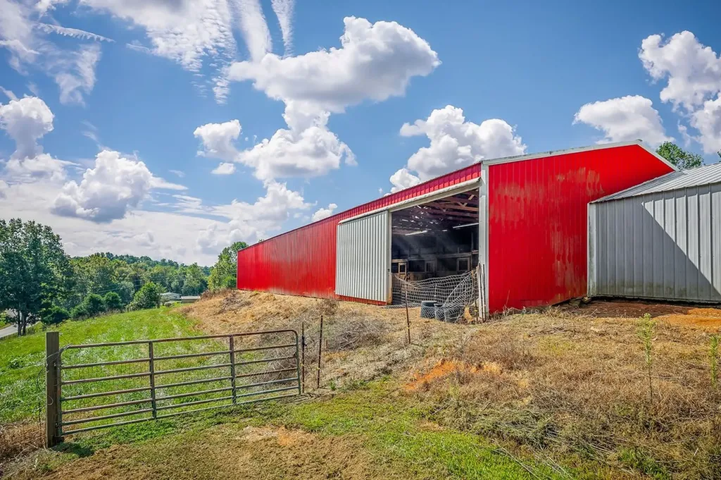 425 Baptist Ridge Highway Hilham TN 38568