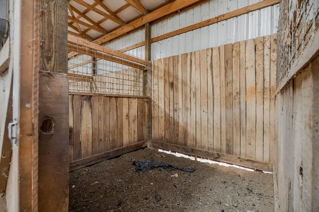 425 Baptist Ridge Highway Hilham TN 38568