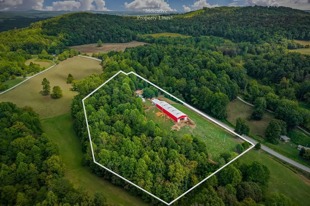 425 Baptist Ridge Highway Hilham TN 38568