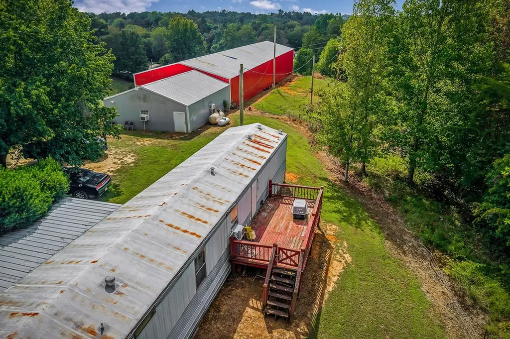 425 Baptist Ridge Highway Hilham TN 38568