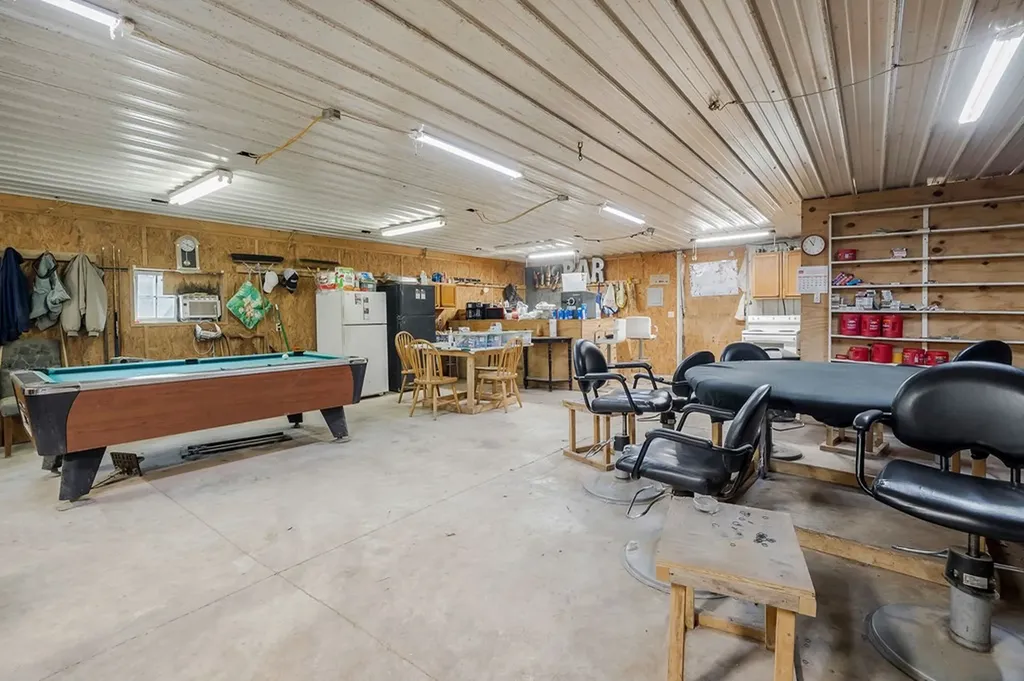 425 Baptist Ridge Highway Hilham TN 38568