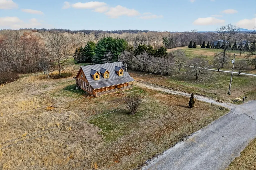 539 Peach Avenue Morrison TN 37357