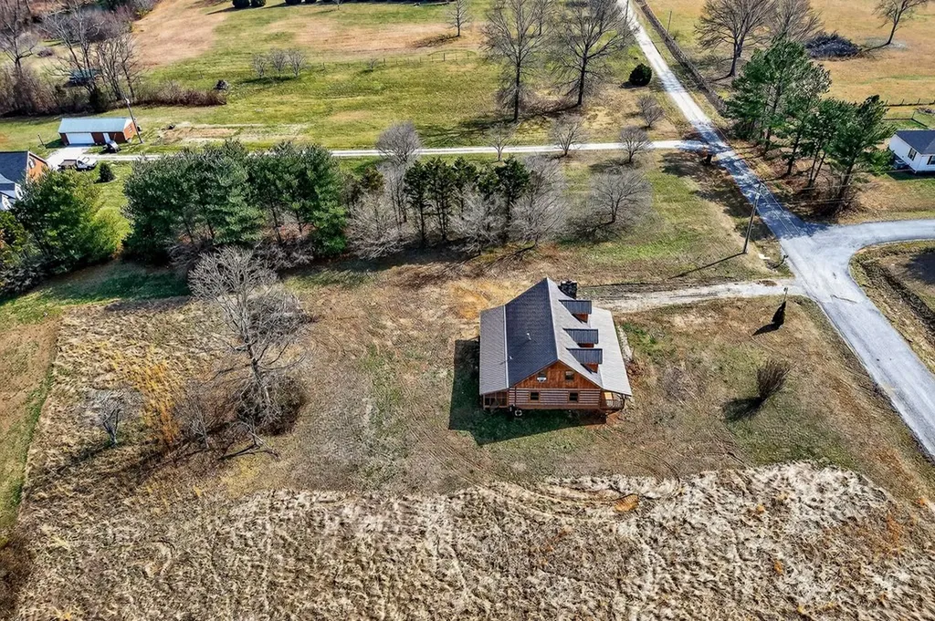 539 Peach Avenue Morrison TN 37357