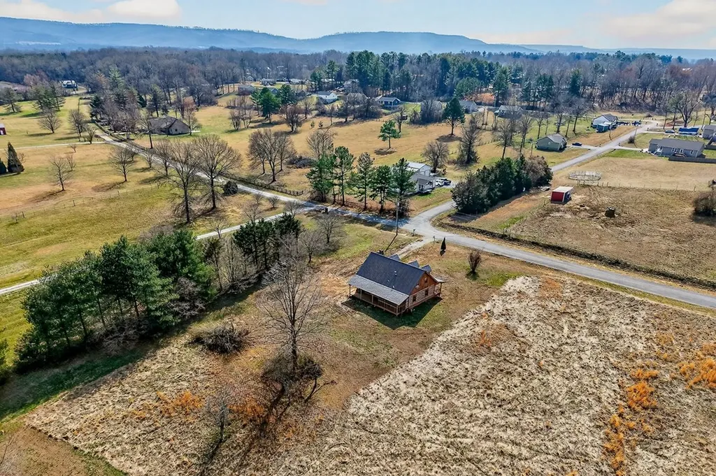 539 Peach Avenue Morrison TN 37357