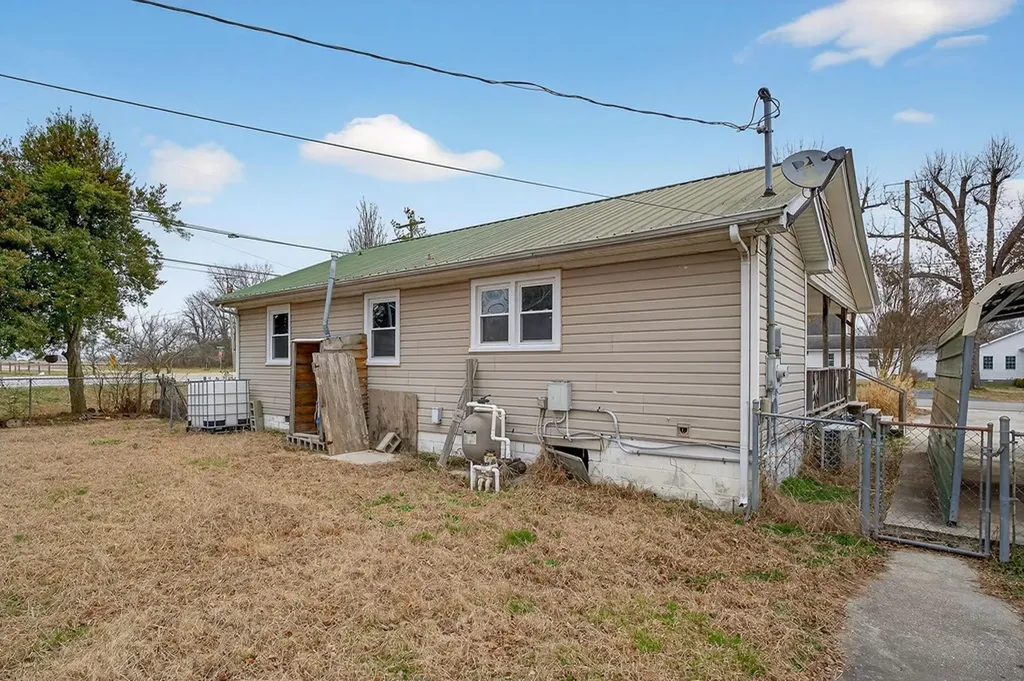 101 S Mill Street Morrison TN 37357