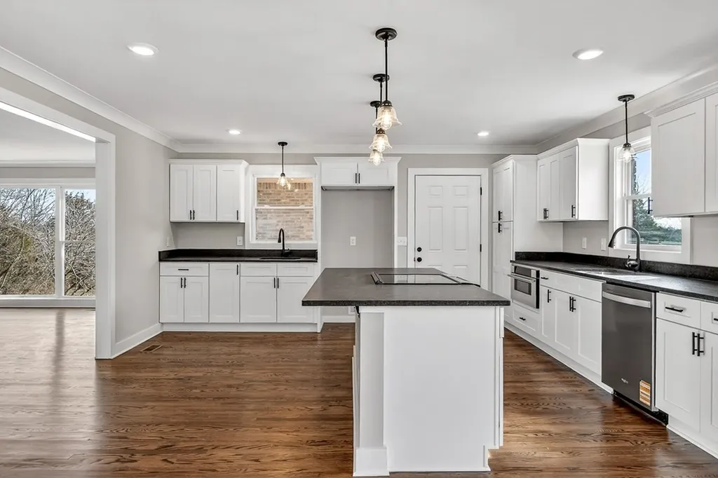 698 Mike Muncey Road Mcminnville TN 37110