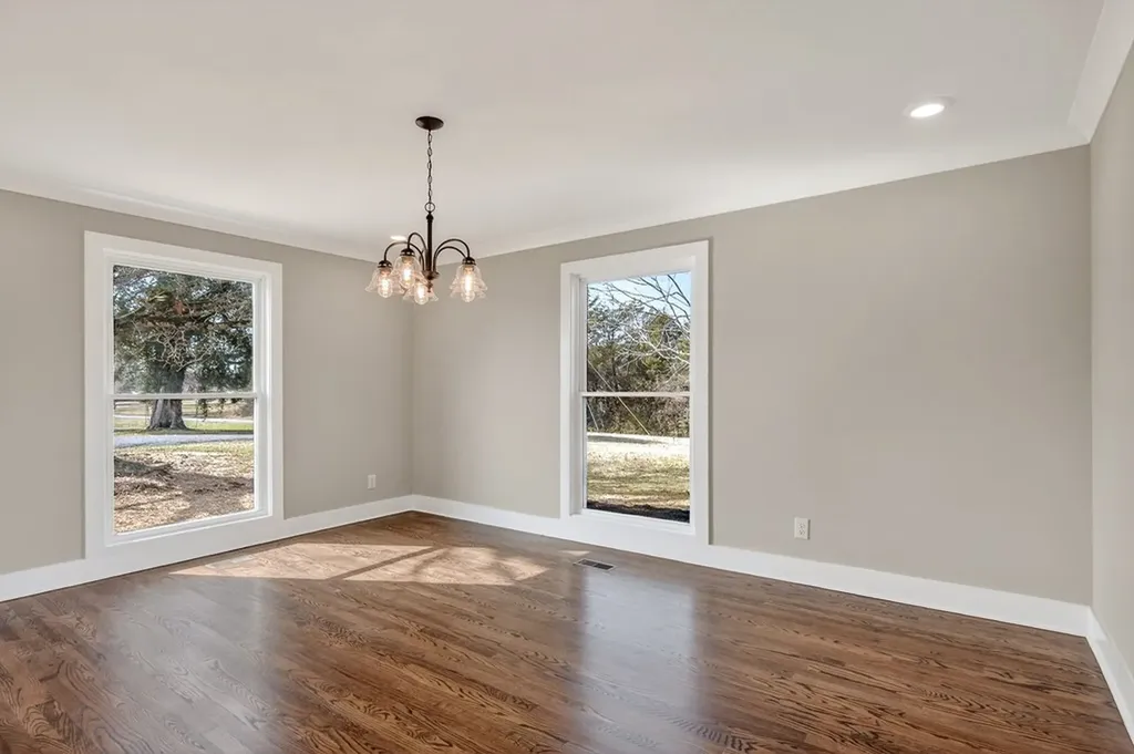 698 Mike Muncey Road Mcminnville TN 37110