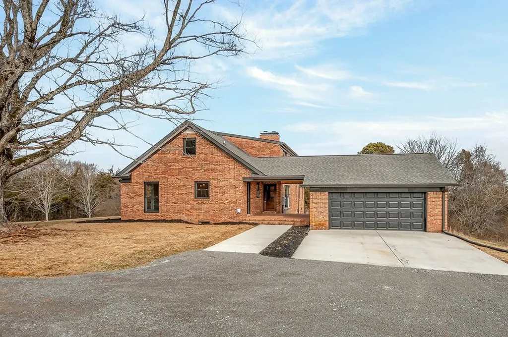 698 Mike Muncey Road Mcminnville TN 37110