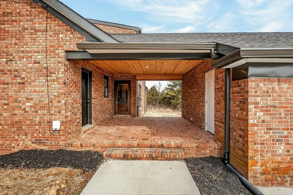 698 Mike Muncey Road Mcminnville TN 37110