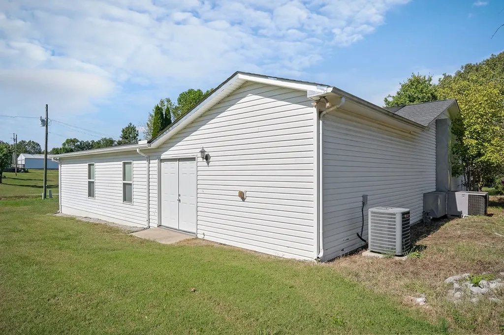 150 Tabernacle Road Smithville TN 37166