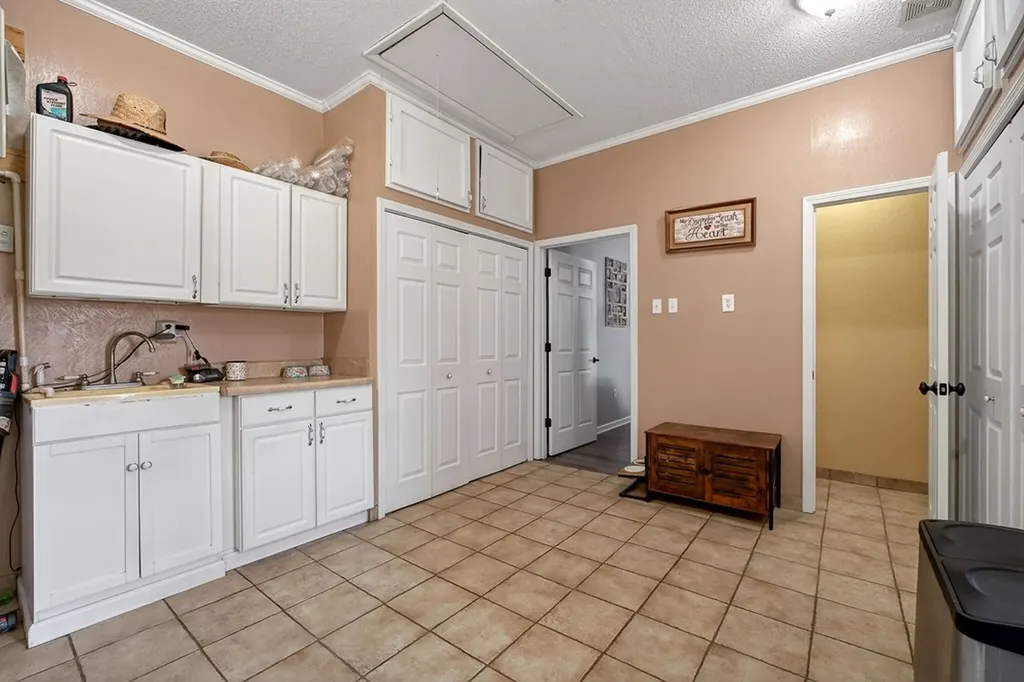 1375 Roberts Matthews Highway Sparta TN 38583