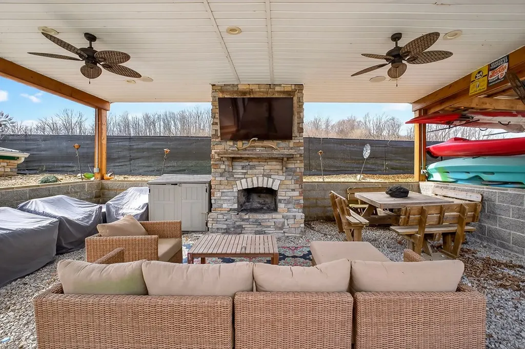 1375 Roberts Matthews Highway Sparta TN 38583