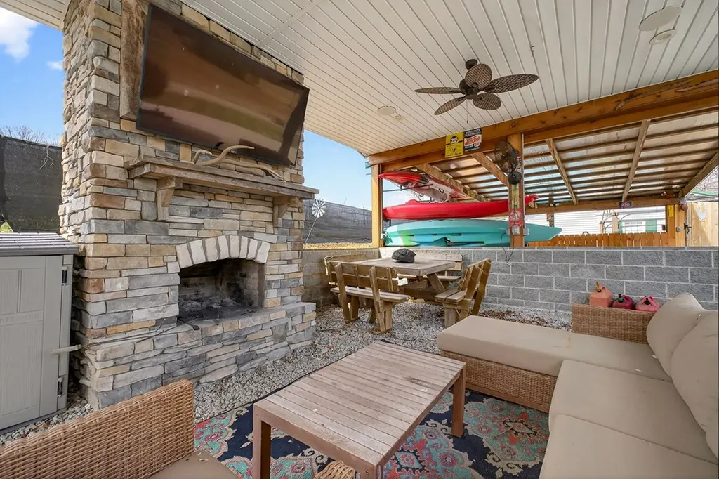 1375 Roberts Matthews Highway Sparta TN 38583