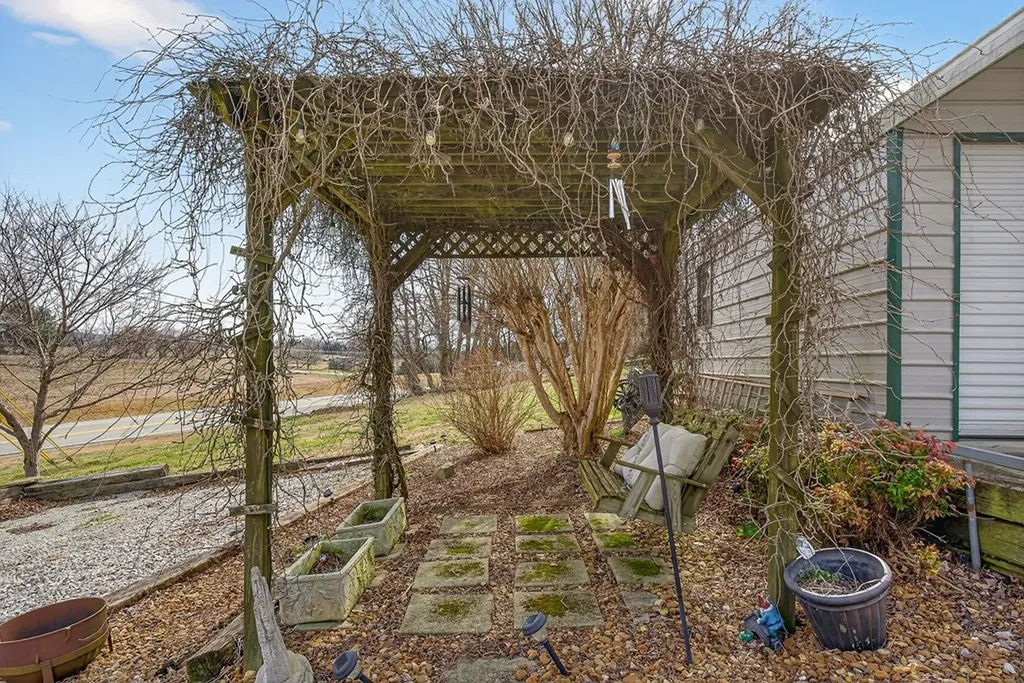 1375 Roberts Matthews Highway Sparta TN 38583