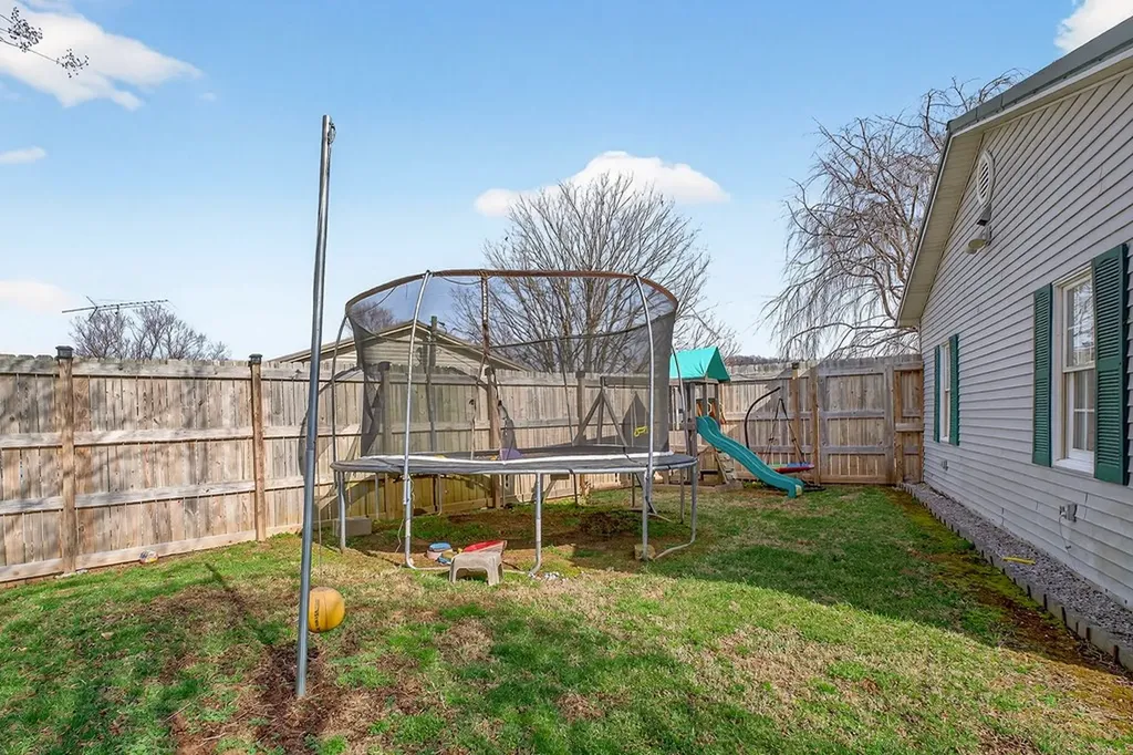 1375 Roberts Matthews Highway Sparta TN 38583