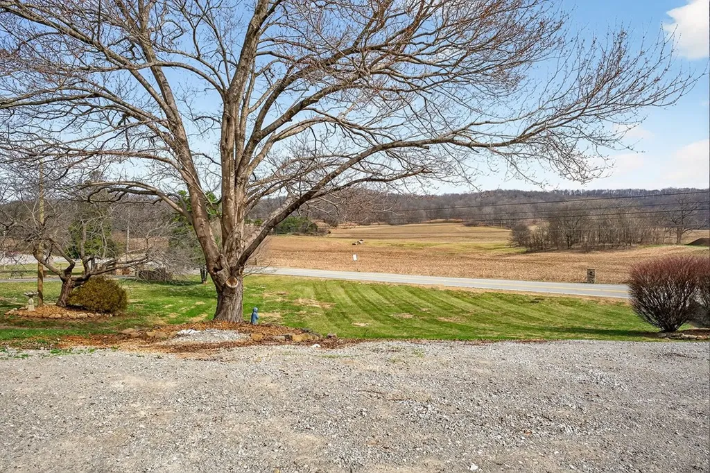 1375 Roberts Matthews Highway Sparta TN 38583