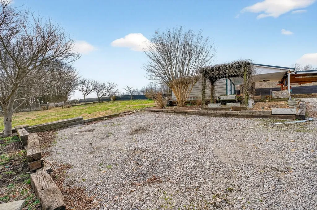 1375 Roberts Matthews Highway Sparta TN 38583