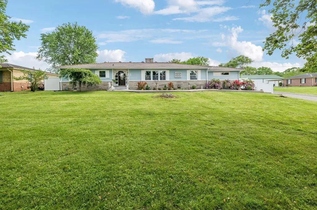 604 College Avenue E Carthage TN 37030