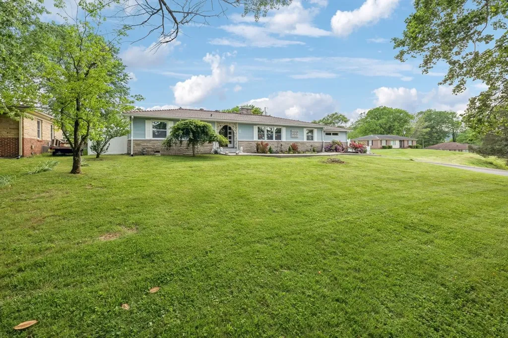 604 College Avenue E Carthage TN 37030