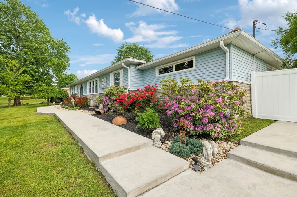 604 College Avenue E Carthage TN 37030