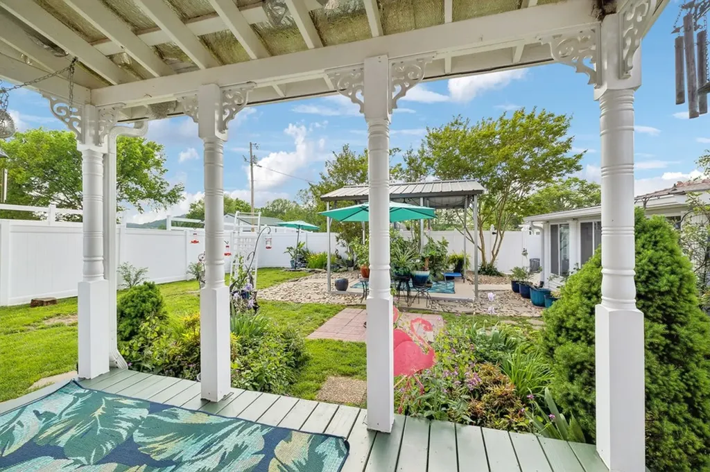 604 College Avenue E Carthage TN 37030