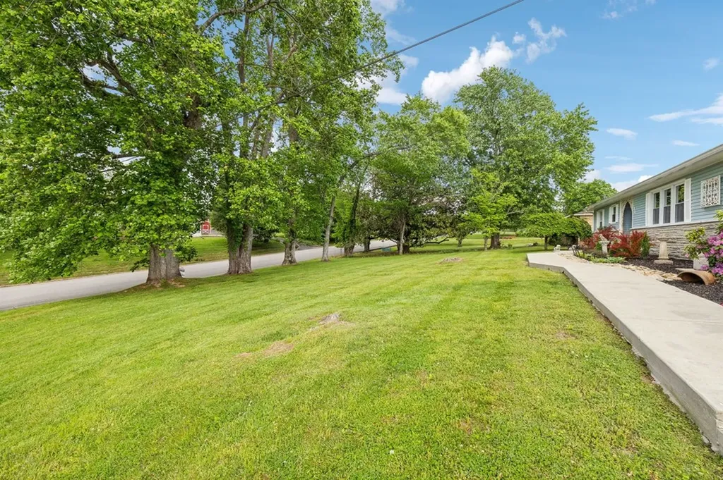 604 College Avenue E Carthage TN 37030