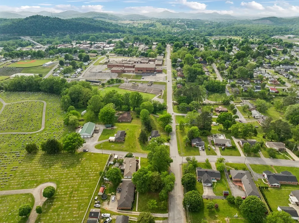 604 College Avenue E Carthage TN 37030