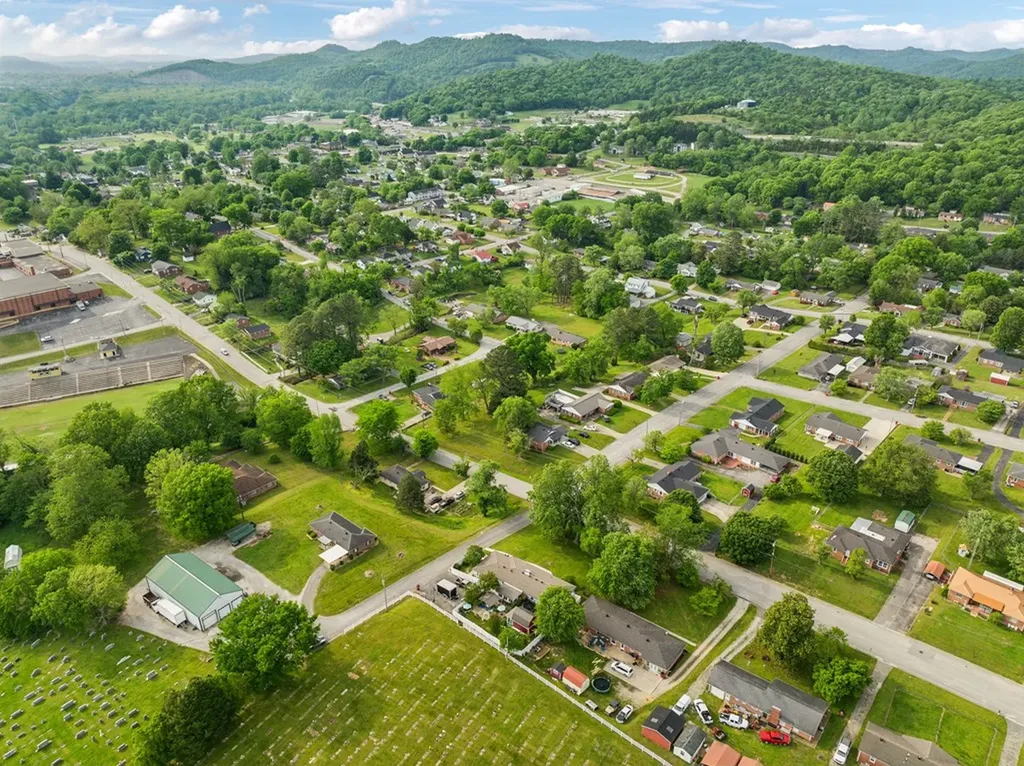 604 College Avenue E Carthage TN 37030