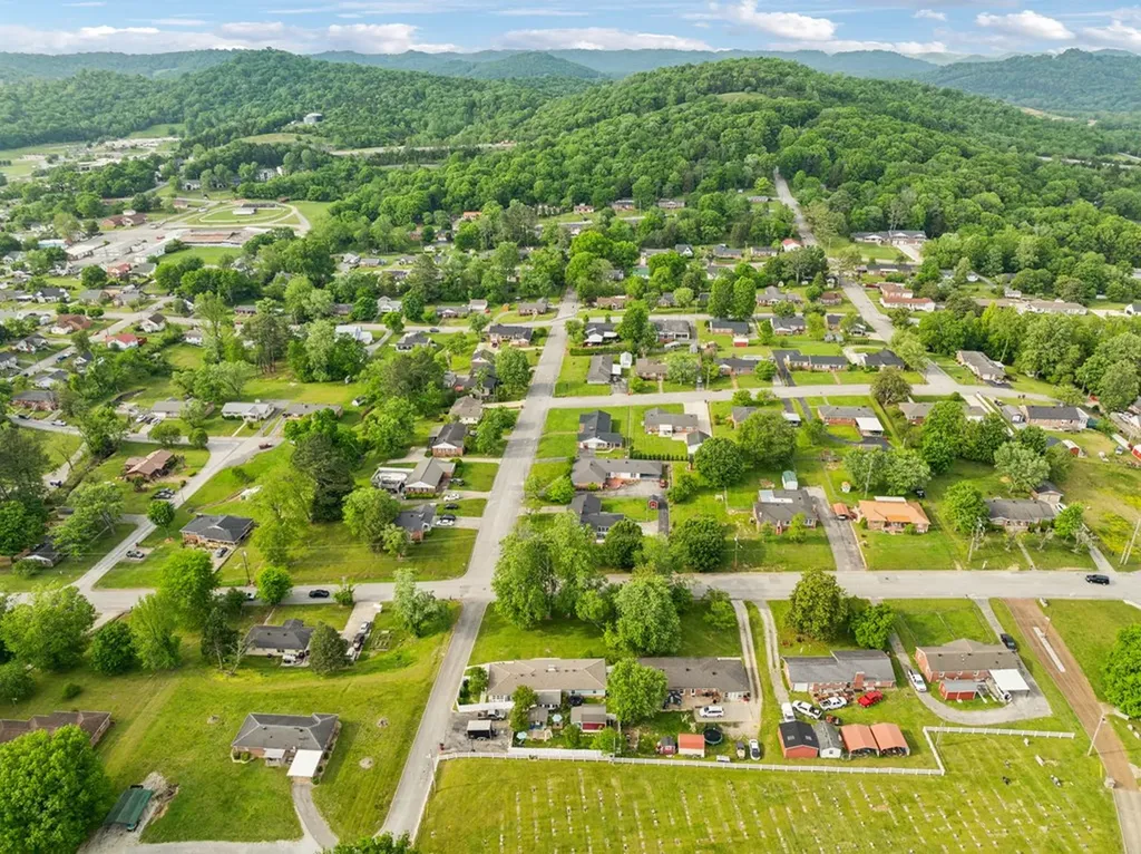 604 College Avenue E Carthage TN 37030