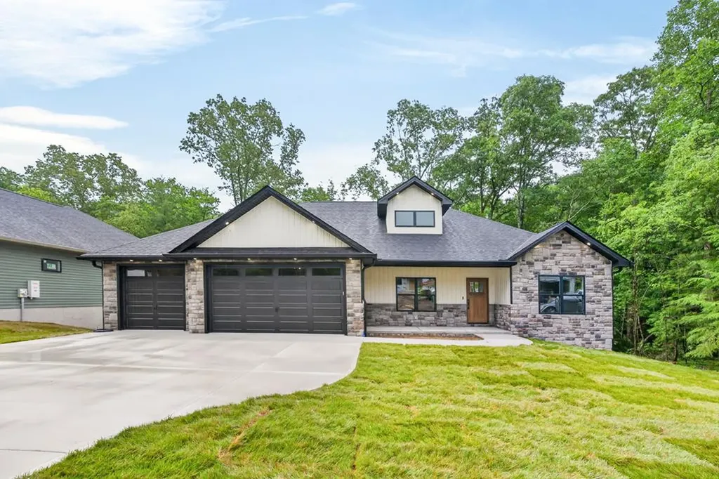 153 Natchez Circle Crossville TN 38558