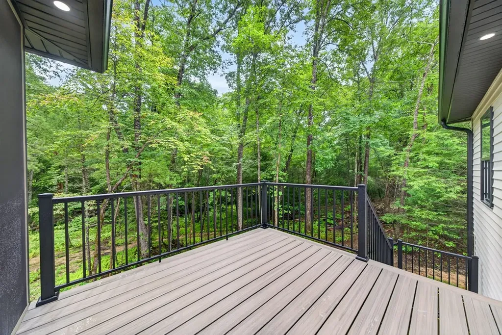 153 Natchez Circle Crossville TN 38558