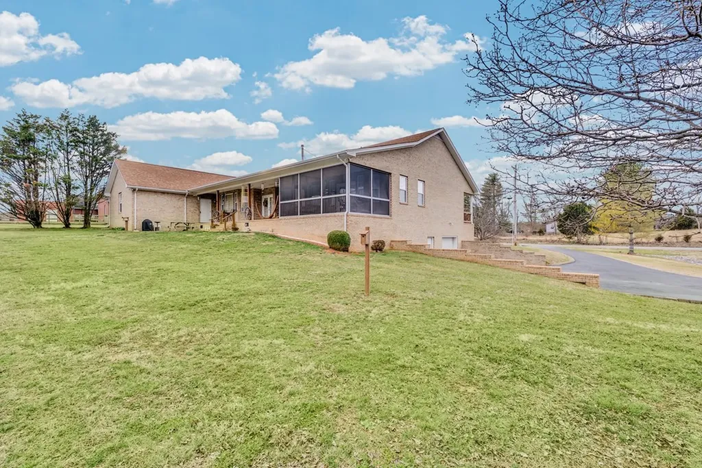 200 S South Lovelady Road Cookeville TN 38506