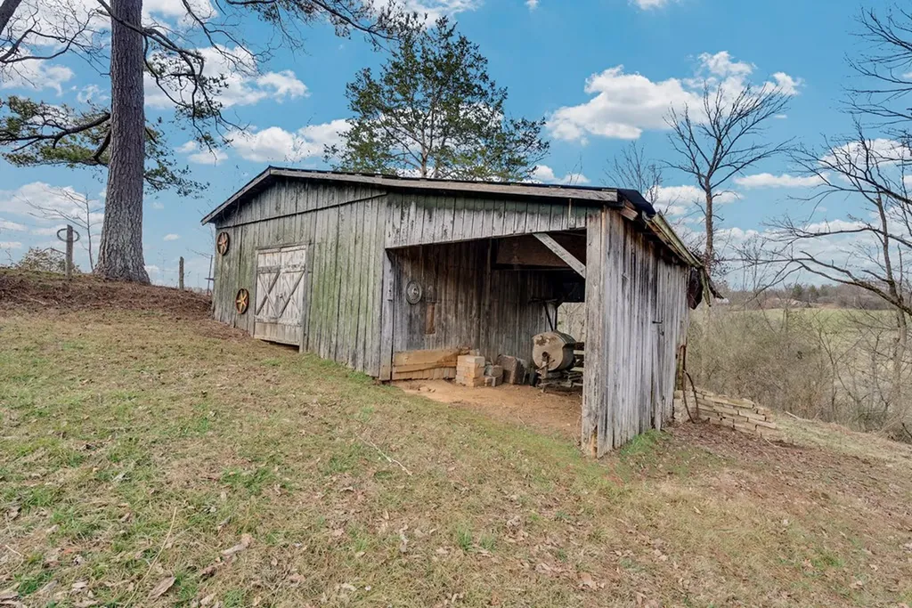 579 Blue Springs Road Sparta TN 38583