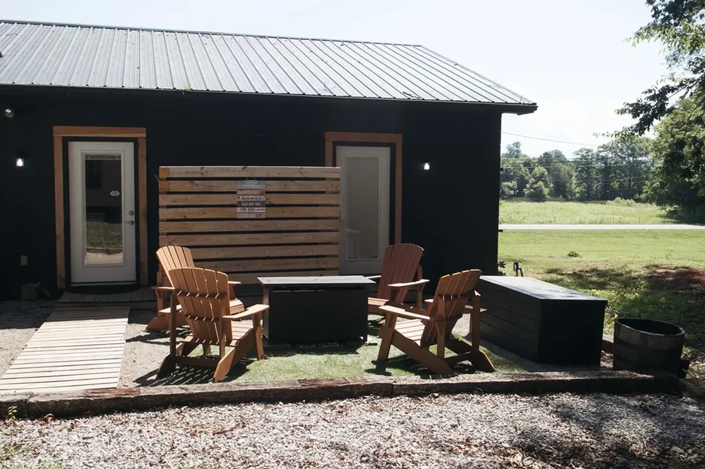 1377 Franks Ferry Road Sparta TN 38583