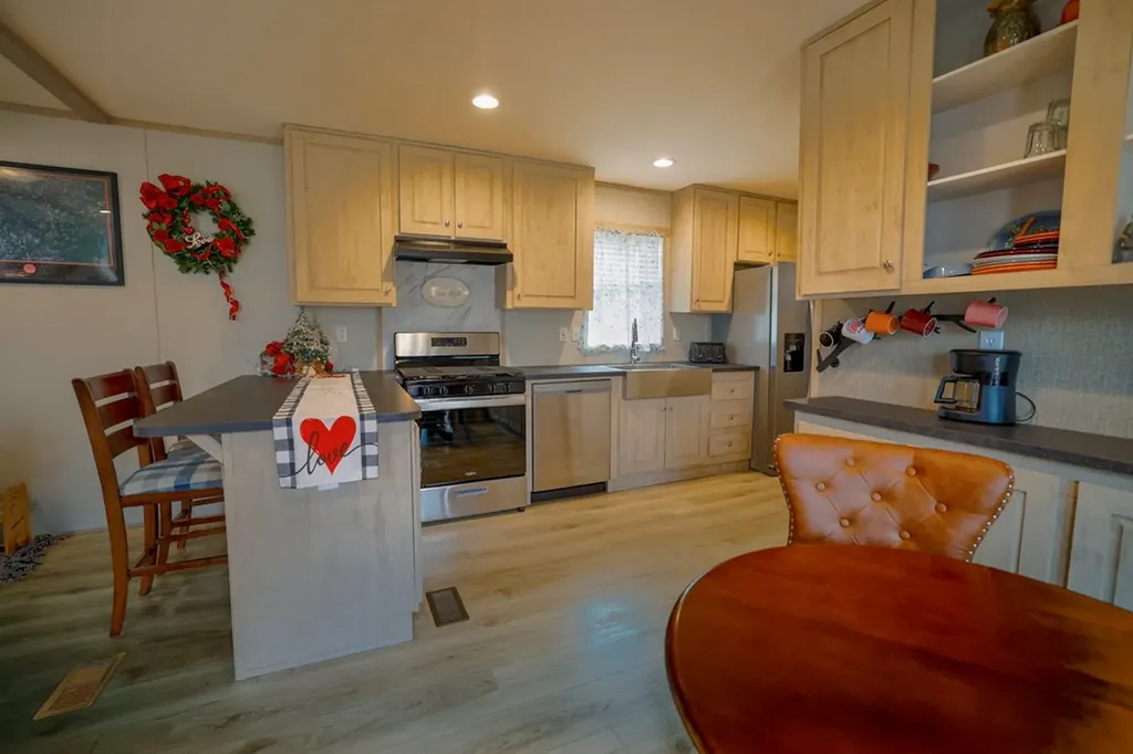 1757 Byrdstown Highway Livingston TN 38570