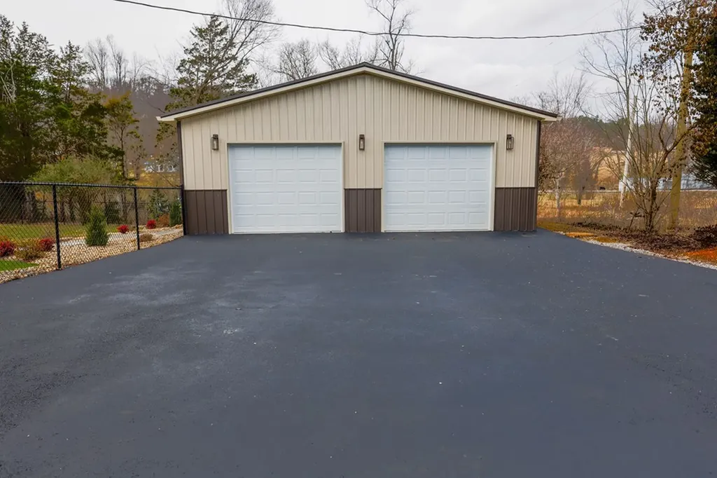 1757 Byrdstown Highway Livingston TN 38570
