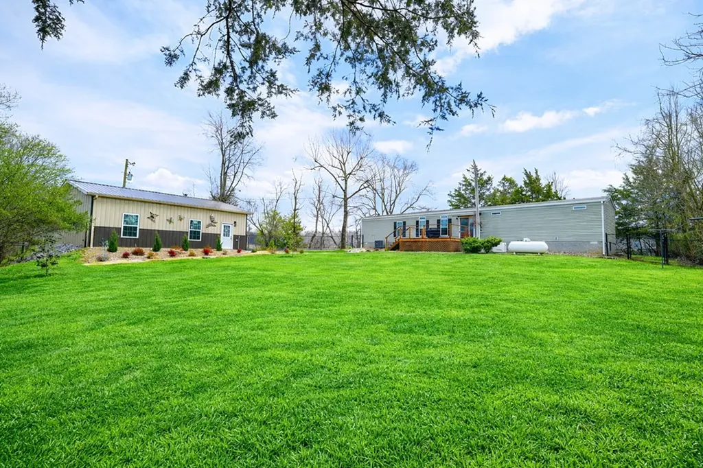 1757 Byrdstown Highway Livingston TN 38570