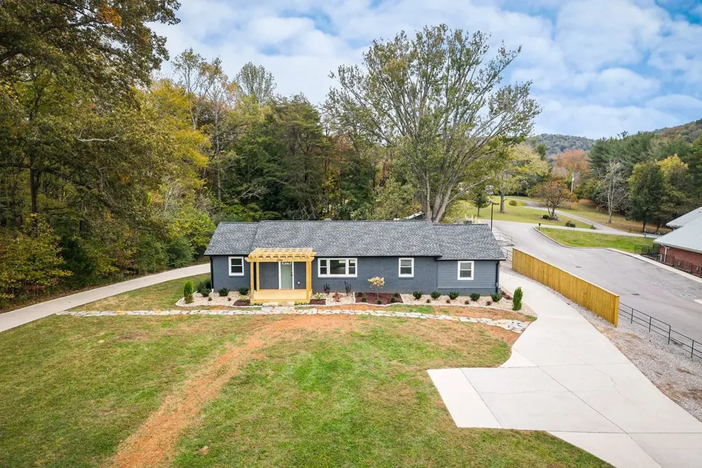 2396 Highway 70 E Cookeville TN 38501