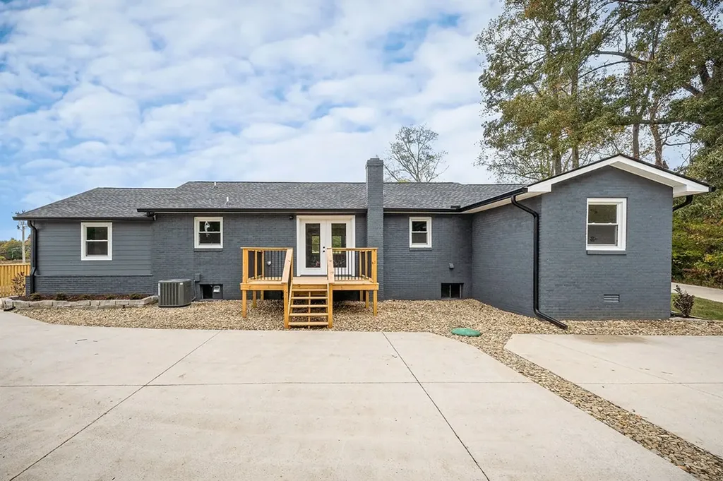 2396 Highway 70 E Cookeville TN 38501