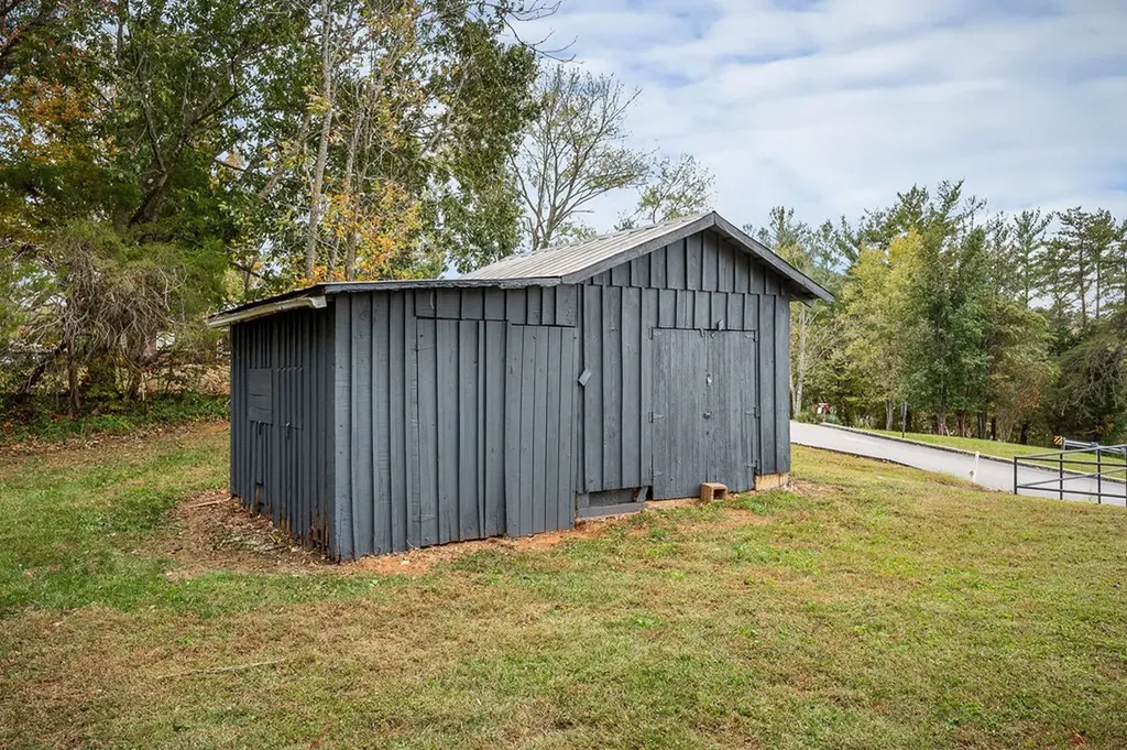 2396 Highway 70 E Cookeville TN 38501