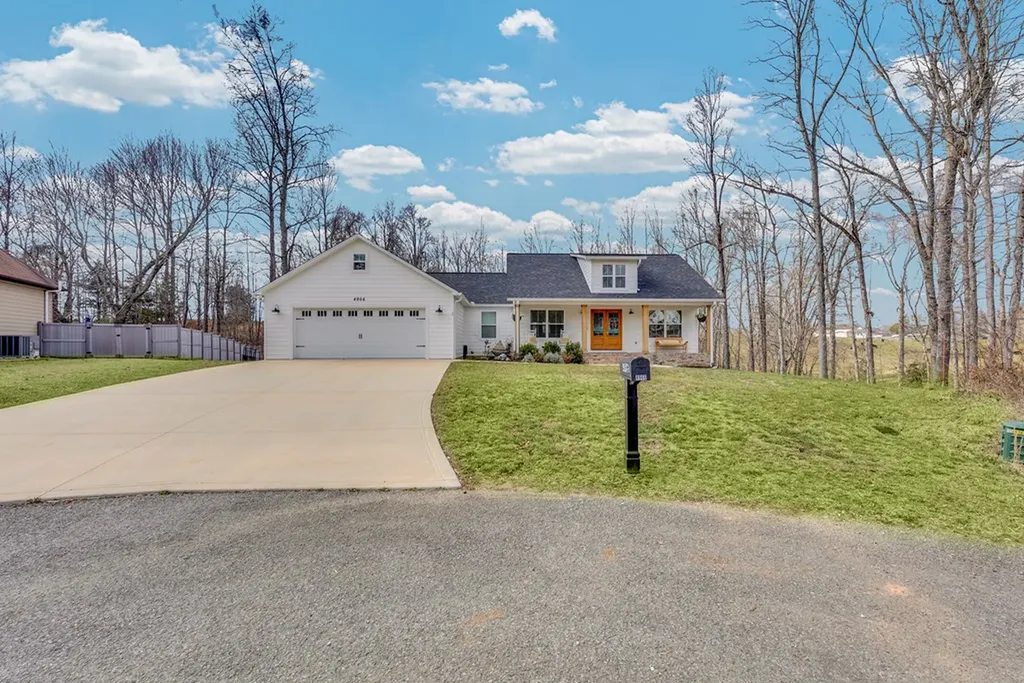 4966 Curtis Drive Cookeville TN 38506